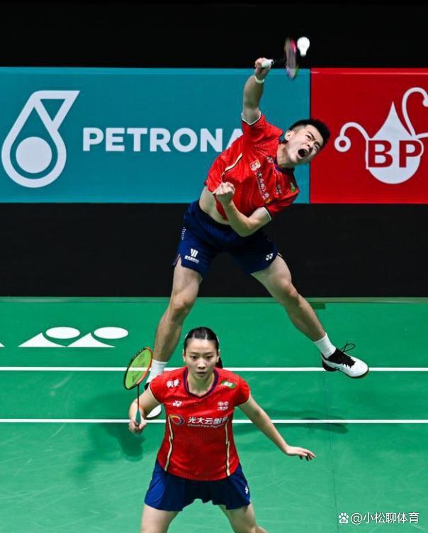 开云体育在线-韩国队碾压马来西亚队，黄鸭组合带队取胜  第2张