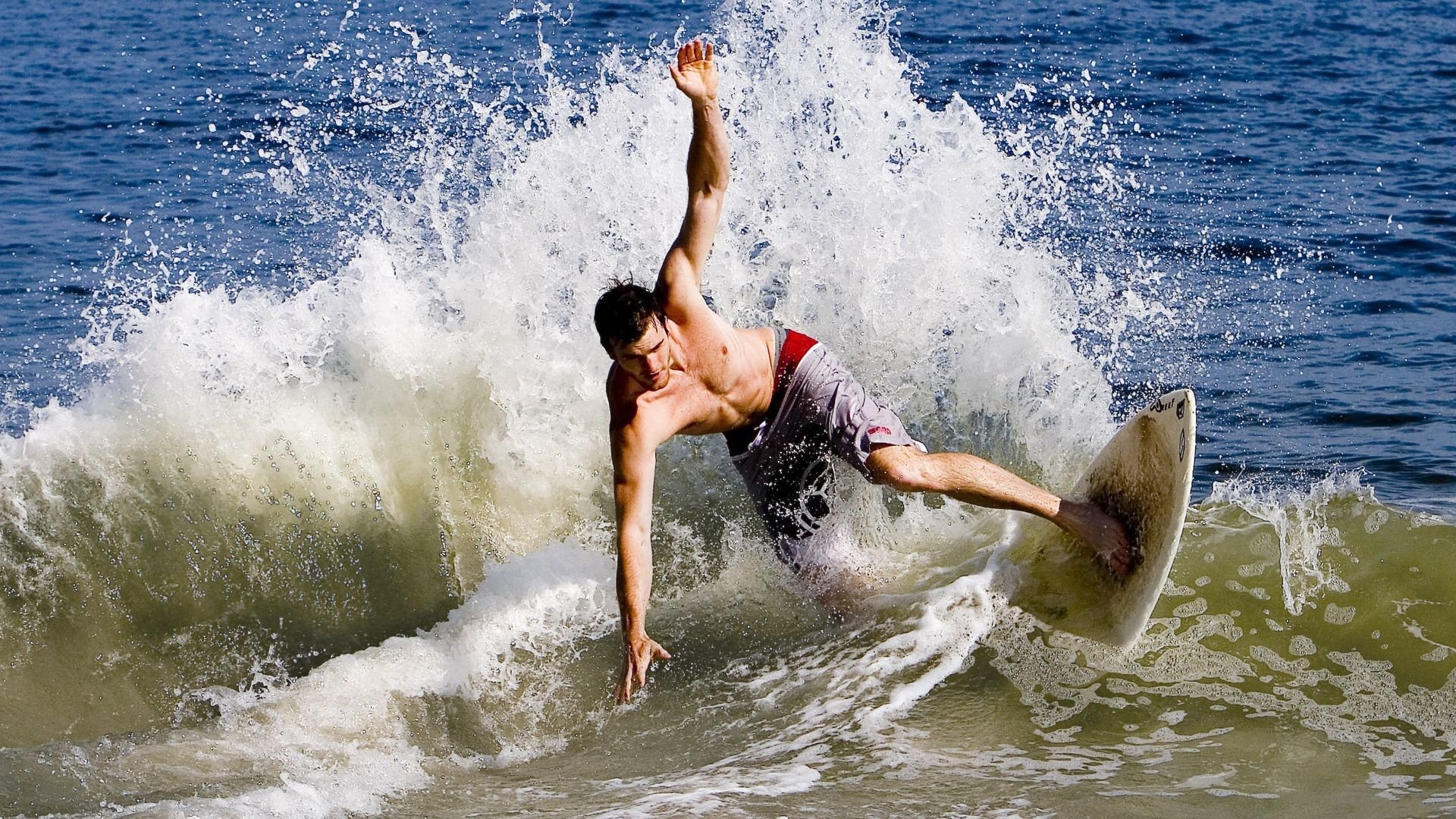 开云体育中国-范弗利特如入无人之境，新疆队对阵篮网遭遇完全无解难题  第2张