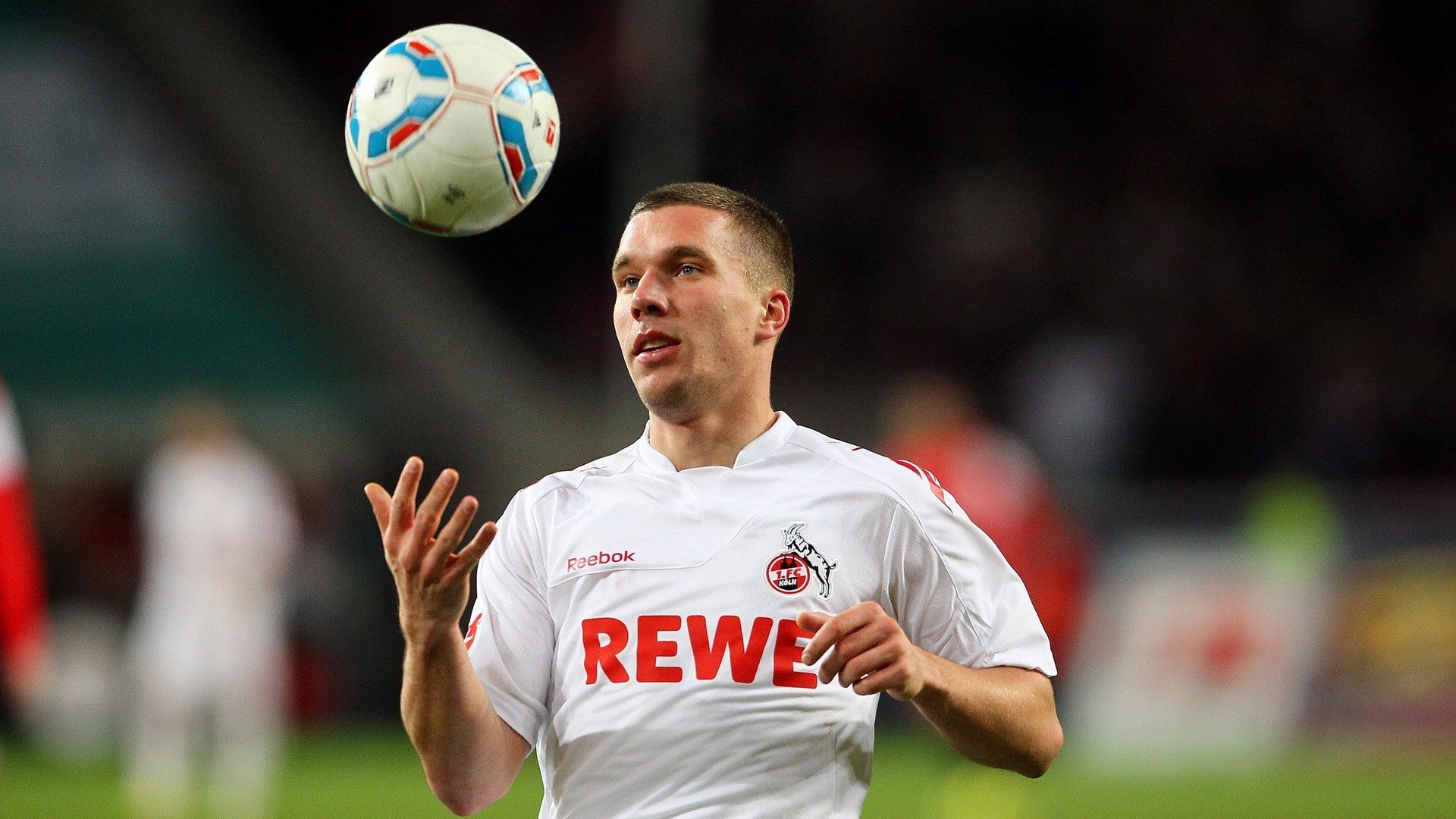 开云体育官方网站-佛罗伦萨狂胜美国，伊布成为关键先生，当足球成为文化征服的利刃  第2张